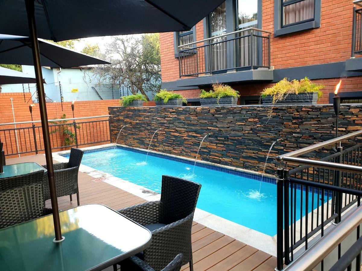 Hotel At Hatfield Apartments Pretoria-Noord Extérieur photo